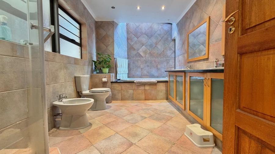 3 Bedroom Property for Sale in Mountainside Western Cape